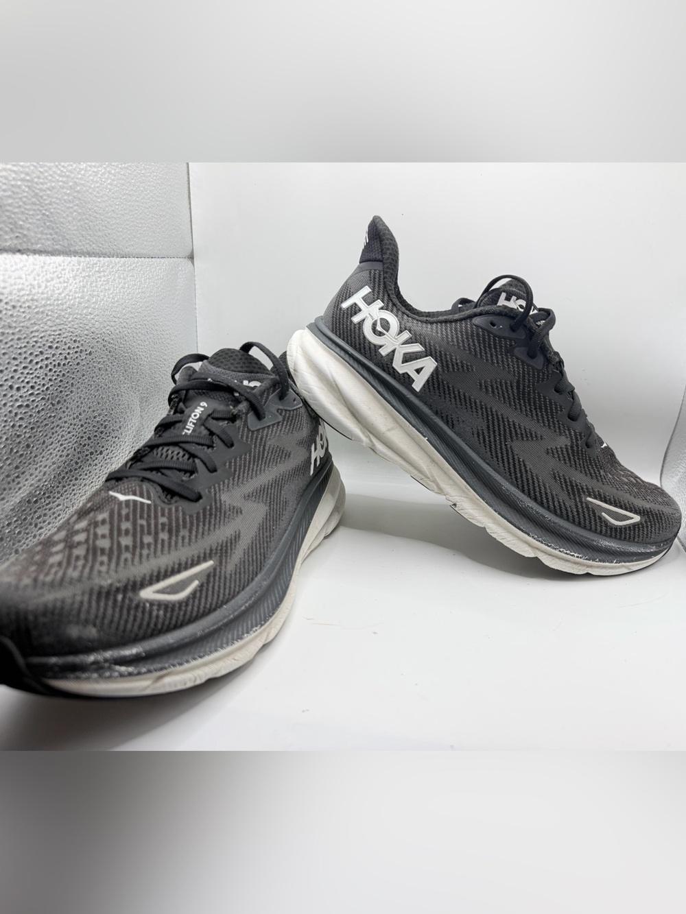 Hoka Men's Black and White Clifton 9 Running Shoes